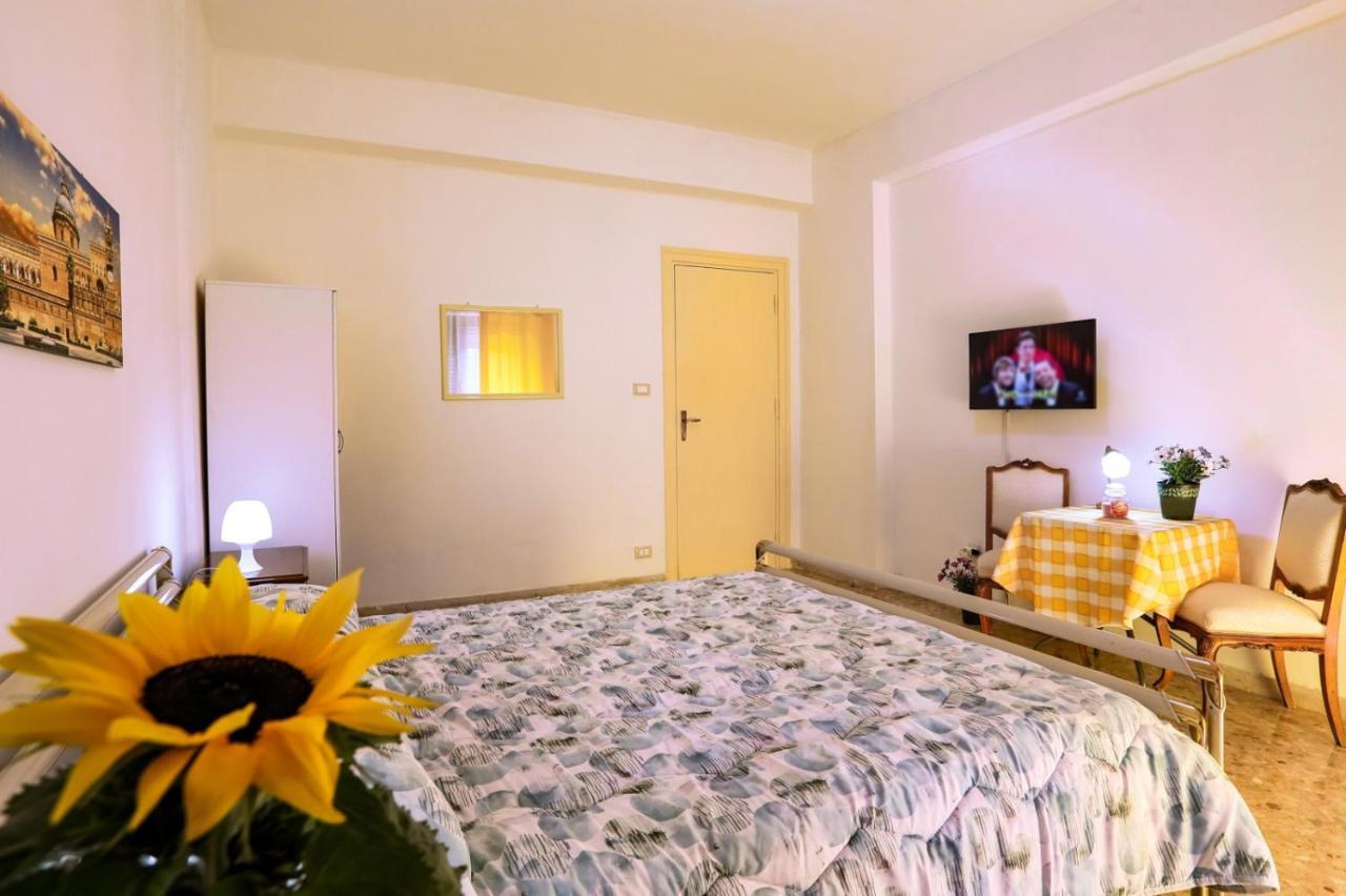 A Casa Di Fra' Bed & Breakfast Palermo Exterior photo